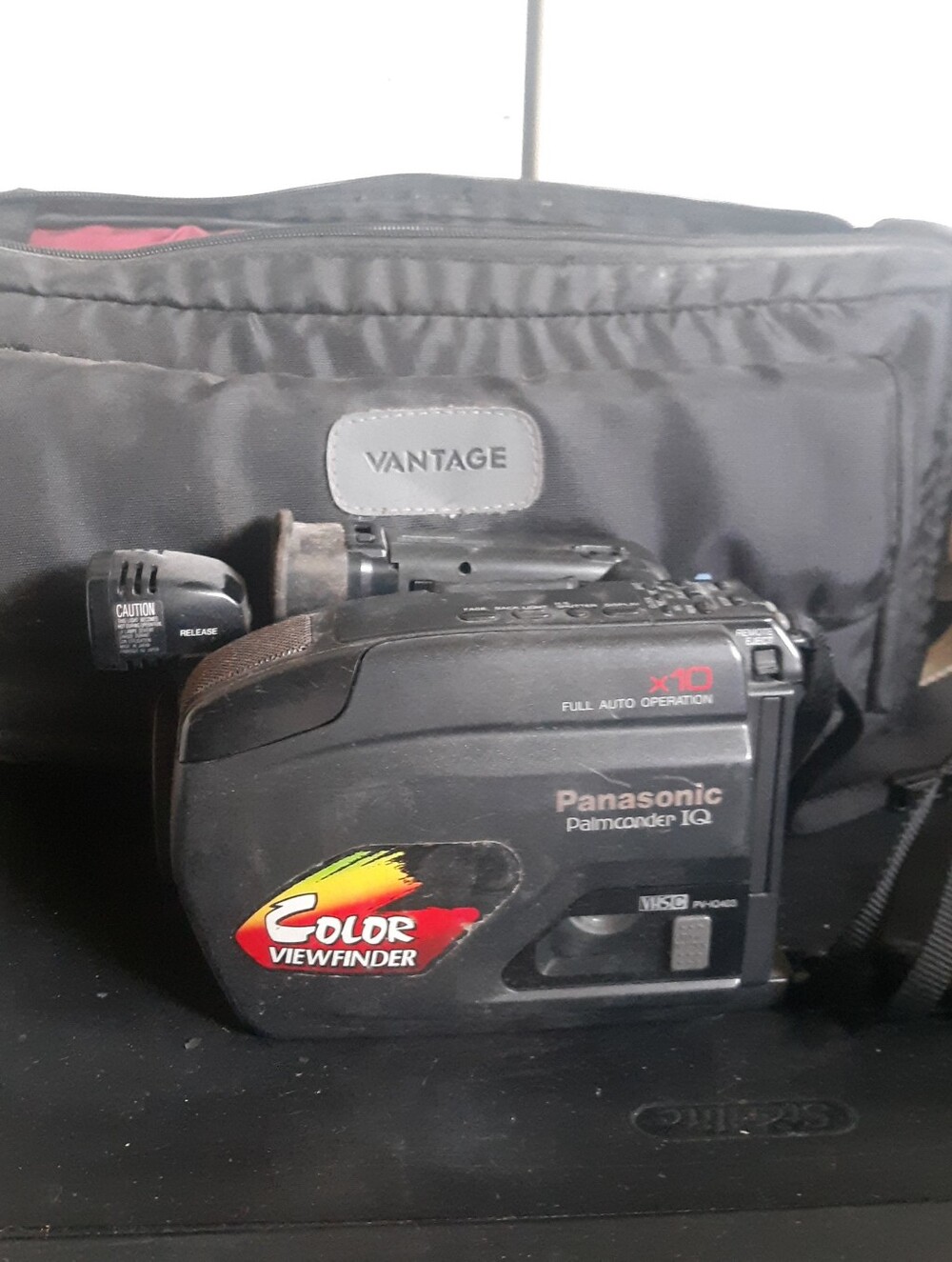 Panasonic Palmcorder IQ PV-IQ403D Vintage VHS-C Camcorder Bag Bundle Parts Repai